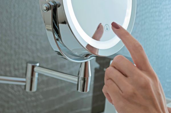 Miroir grossissant lumineux ELECTRA, Ø 17,5 cm