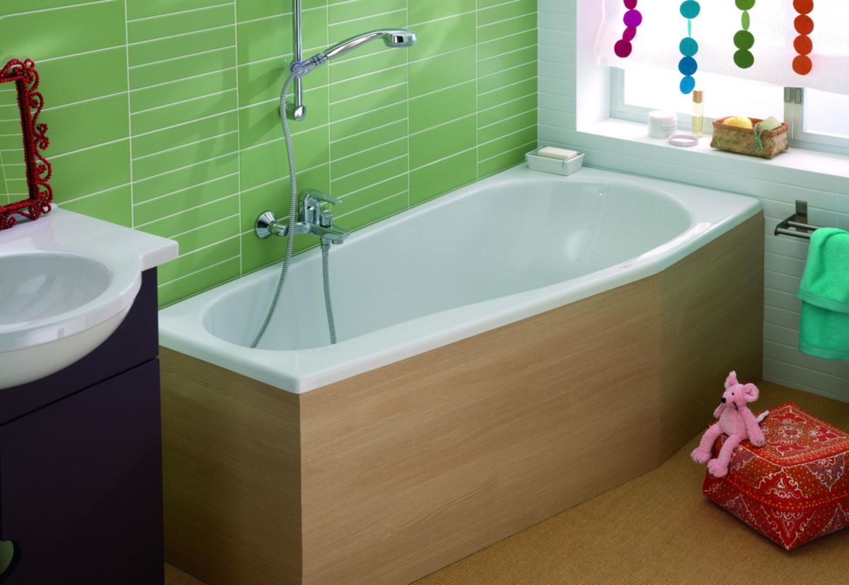 GEBERIT Baignoire acrylique pentagonale RENOVA 160x75/50 cm gain de place , en version gauche
