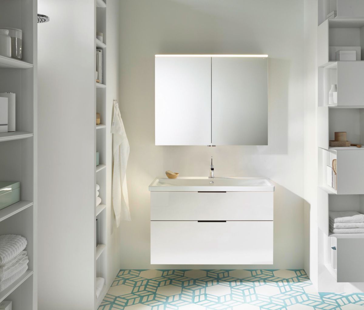 BURGBAD Armoire de toilette EQIO SMART avec éclairage LED, largeur