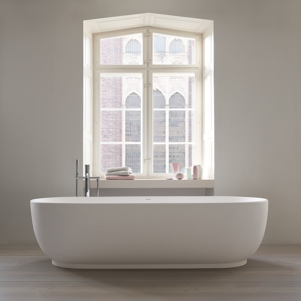 La baignoire îlot, star des salles de bain classiques ou modernes La baignoire îlot, star des salles de bain classiques ou modernes
