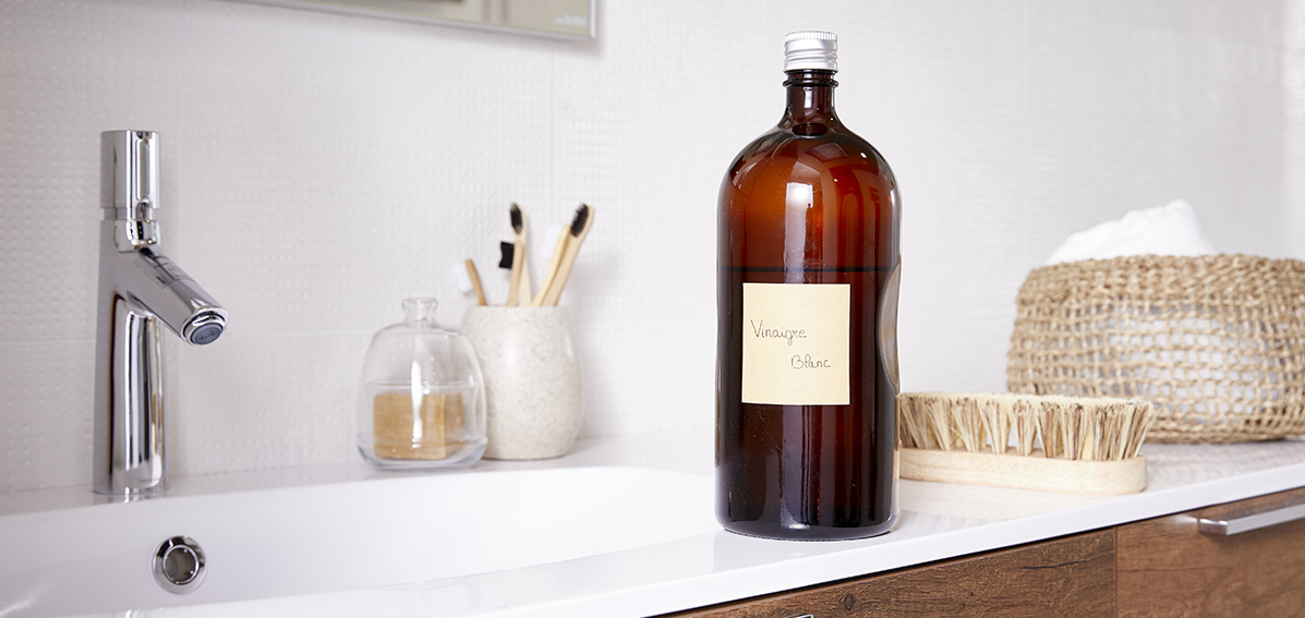 Nettoyer sa salle de bain le produit naturel à choisir Cedeo