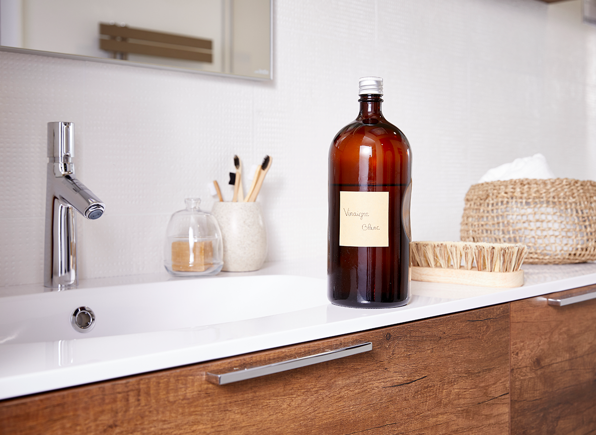 Nettoyer sa salle de bain au naturel : 16 produits indispensables Nettoyer sa salle de bain au naturel : 16 produits indispensables